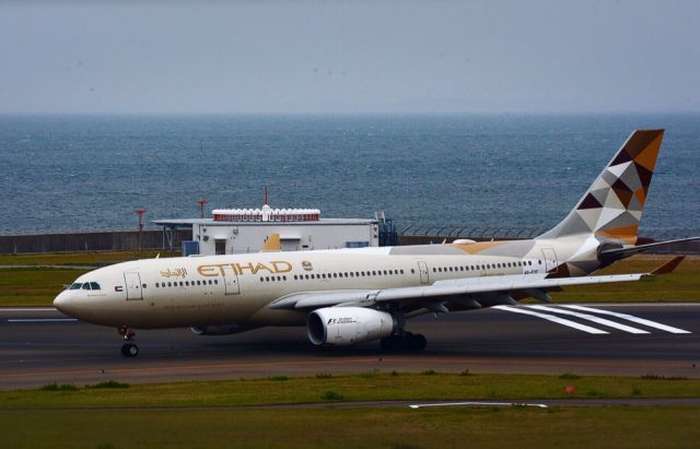 Airbus A330-200 (A6-EYF) - Taxing at Chubu Centrair International Airport on May. 2016. Nikon D7200. Posted via the iPhone 6. 