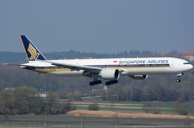 BOEING 777-300ER (9V-SWE)