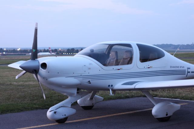 Diamond Star (F-GSDE) - Diamond DA40 du Cergy-Pontoise Air Club en Août 2019