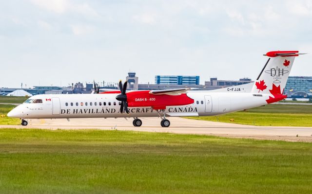 de Havilland Dash 8-400 (C-FJJA)