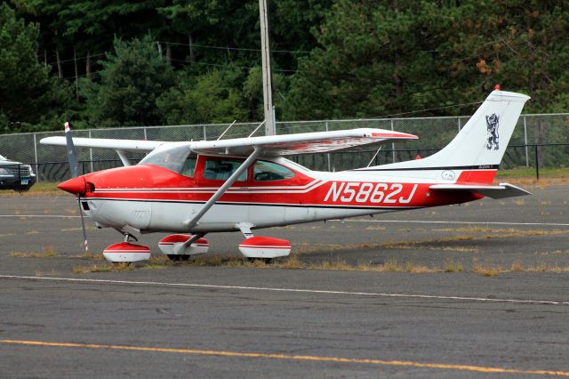 Cessna Skylane (N5862J) - Taken on September 7, 2013.