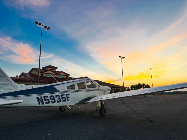 Piper Cherokee (N5935F)