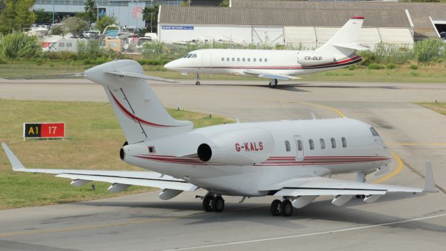 Bombardier Challenger 300 (G-KALS)