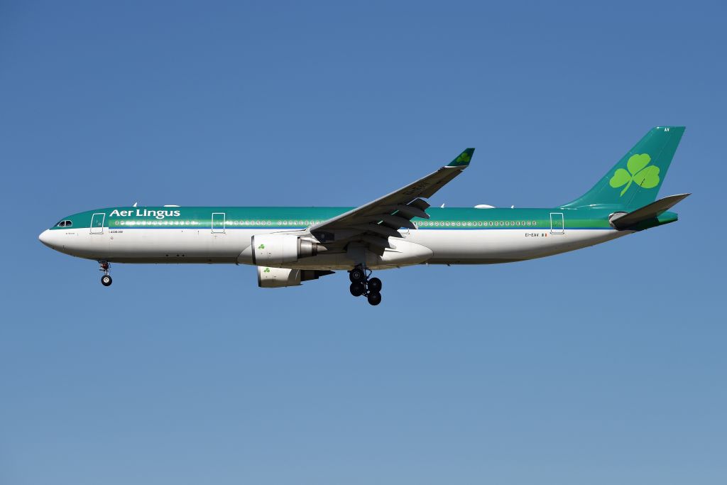 Airbus A330-300 (EI-EAV) - 10-08-20 28-C