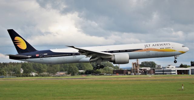 BOEING 777-300 (OE-IIJ) - jet airways b777-35r(er) oe-iij landing at shannon 20/7/19.