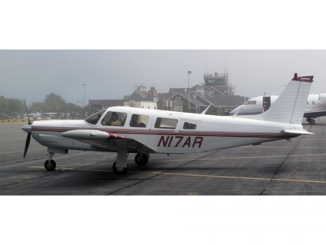 Piper Saratoga (N17AR)