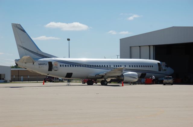 BOEING 737-400 (N802TJ)