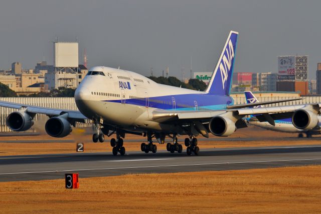 Boeing 747-400 (domestic, no winglets) (JA8961)