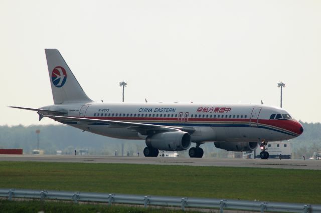 Airbus A320 (B-6673) - 2011-09-28