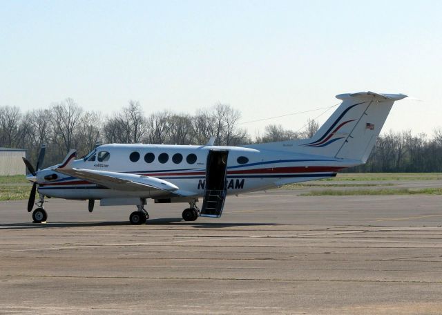 Beechcraft Super King Air 300 (N538AM) - At Downtown Shreveport.