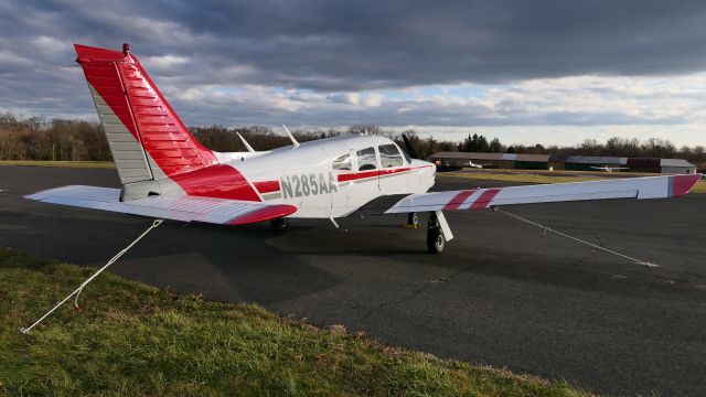 Piper Cherokee Arrow (N285AA)