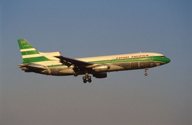 Lockheed L-1011 TriStar (VR-HHX) - Final Approach to Narita Intl Airport Rwy16 on 1988/11/13