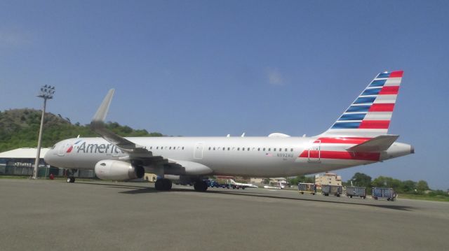 Airbus A321 (N992AU)