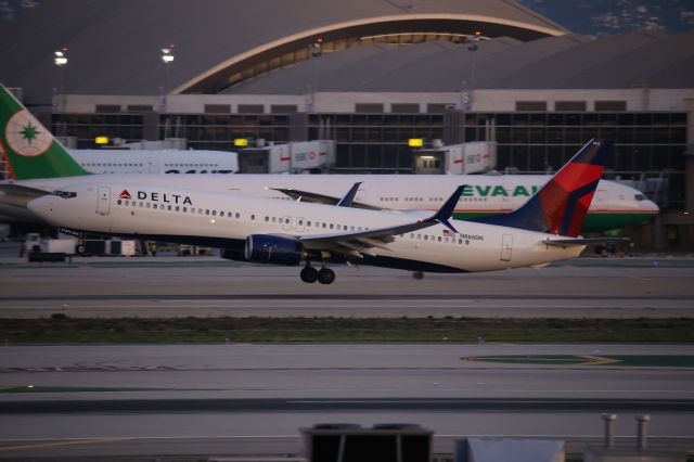 Boeing 737-900 (N866DN)