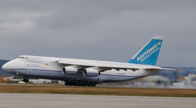 Antonov An-124 Ruslan (UR-82027)