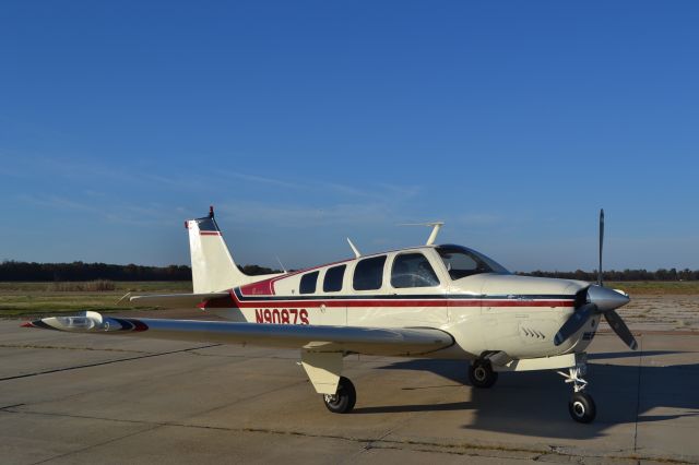 Beechcraft Bonanza (36) (N9087S)