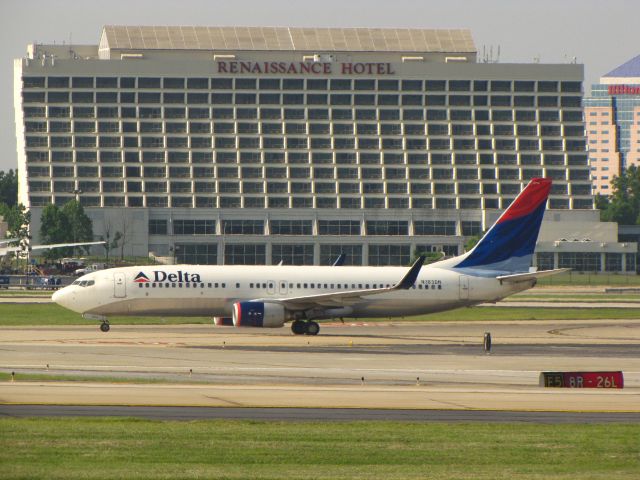 Boeing 737-800 (N383DN)