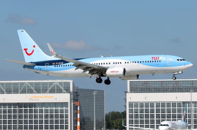Boeing 737-800 (D-ATUM)