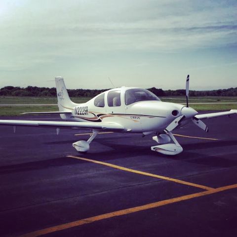 Cirrus SR-22 (N222SR)