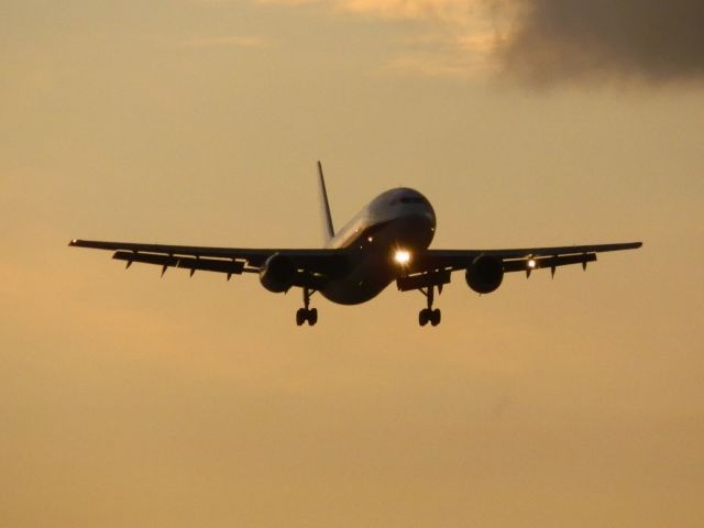 Airbus A300F4-200 (XA-LRL)