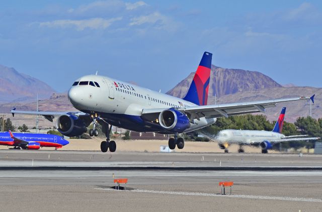 Airbus A319 (N338NB) - N338NB Delta Air Lines 2002 Airbus A319-114 - cn 1693 - Las Vegas - McCarran International (LAS / KLAS)br /USA - Nevada, February 27, 2014br /Photo: Tomás Del Coro