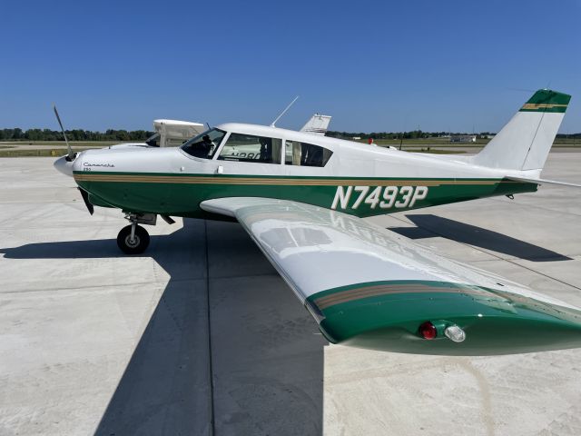 Piper PA-24 Comanche (N7493P) - Jackson Michigan for a quick brunch