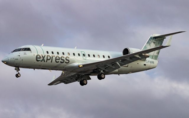 Canadair Regional Jet CRJ-200 (C-FWRR)