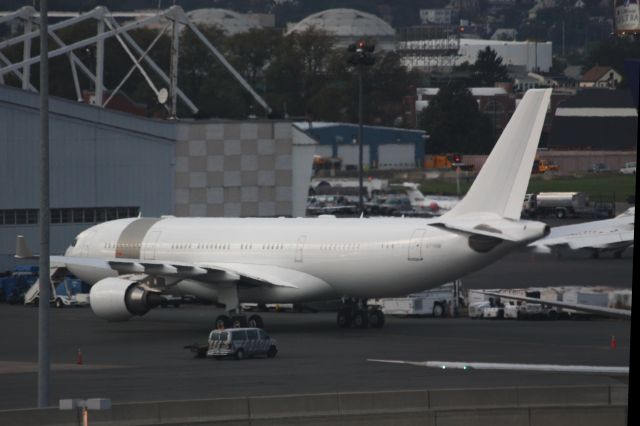 Airbus A330-200 (A7-HHM) - Qatar Amiri