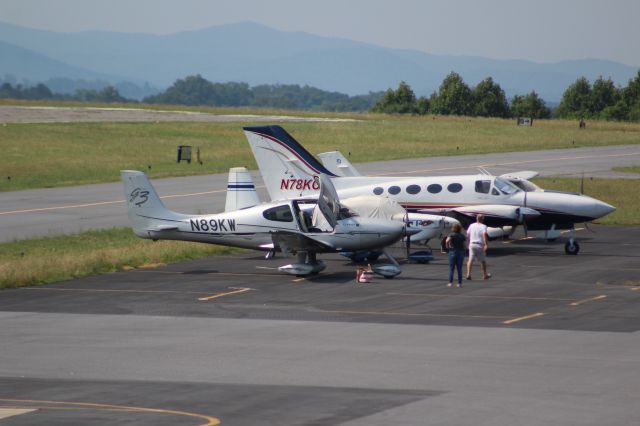 Cirrus SR-22 (N89KW)