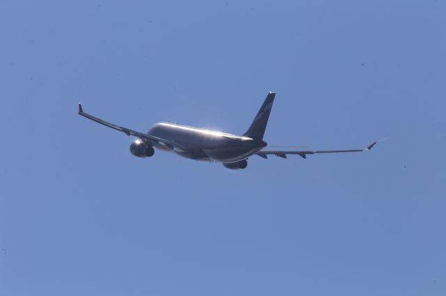 Airbus A330-200 (VP-BLY)
