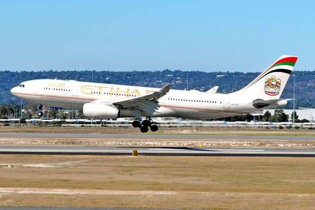 Airbus A330-200 (A6-EYT) - Airbus A330-243 Etihad A6-EYT R03 YPPH 250418.