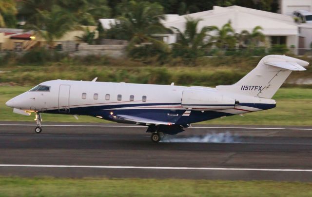 Bombardier Challenger 300 (N517FX)