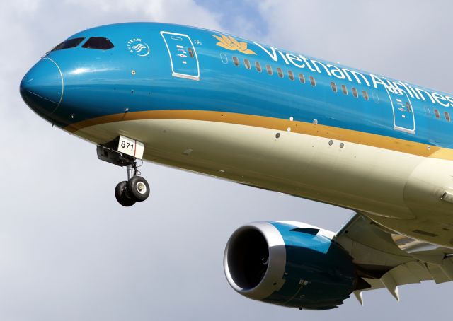 Boeing 787-9 Dreamliner — - Vietnam Airlines B789, on short finals to runway 16R at YSSY.