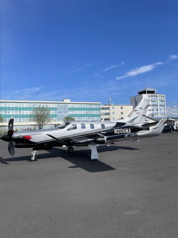 Daher-Socata TBM-900 (N206MA) - Fuel stop at BIRK