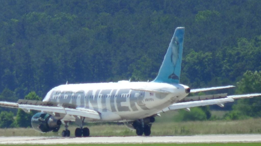 Airbus A319 (N927FR) - Frontier 907 arriving from Trenton at 2:37 PM.   Taken June 7, 2015.