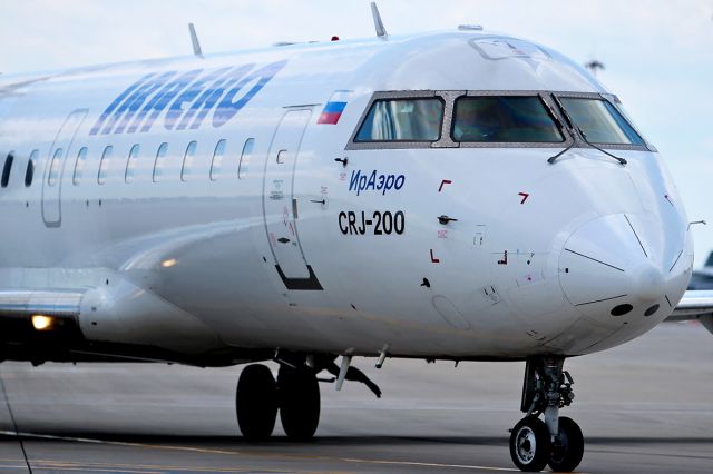 Canadair Regional Jet CRJ-200 (VQ-BEV)