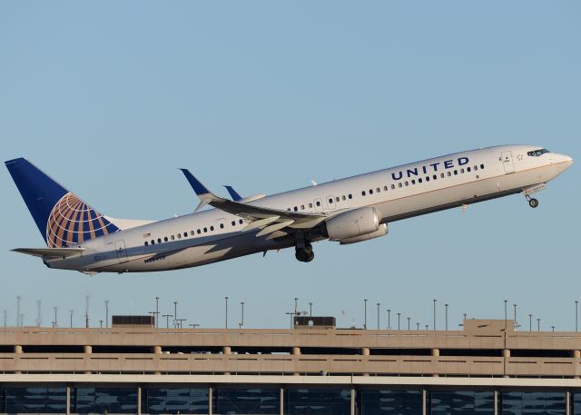 Boeing 737-900 (N38458)