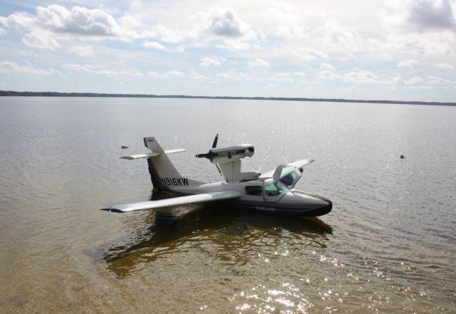 LAKE LA-200 (N916KW) - LAKE LA-270-T (N916KW)