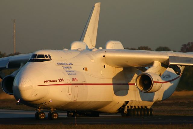 Antonov An-225 Mriya (UR-82060)