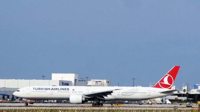 BOEING 777-300ER (TC-JJM)