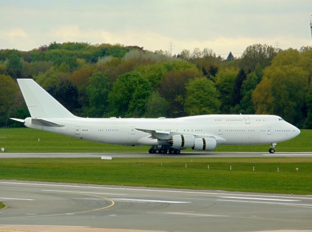 BOEING 747-8 (A7-HHE)