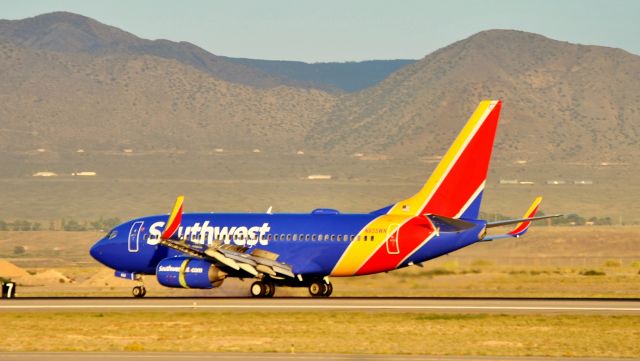 Boeing 737-700 (N935WN)