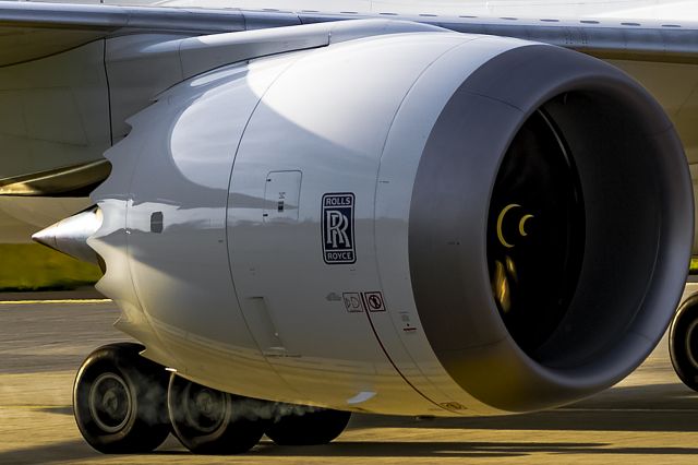 Boeing 787-8 (CC-BBG) - little smoker