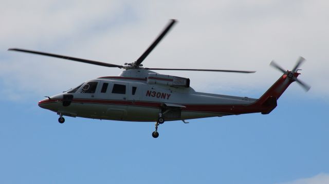 Sikorsky S-76 (N30NY)