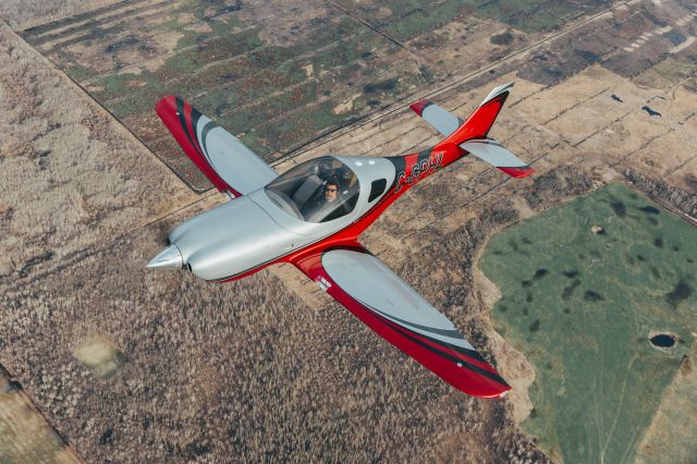 Lancair Legacy 2000 (C-GPHL)