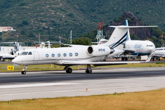 Gulfstream Aerospace Gulfstream IV (N154G) - G4 vacating C