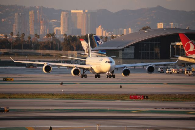 Airbus A340-600 (D-AIHI)