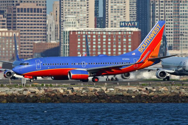 BOEING 737-300 (N736SA)