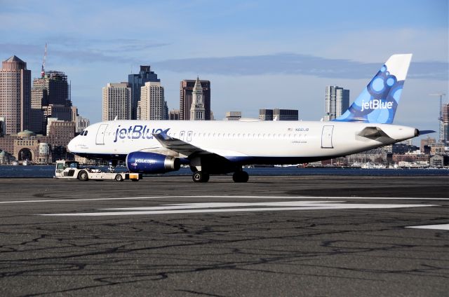 Airbus A320 (N661JB)