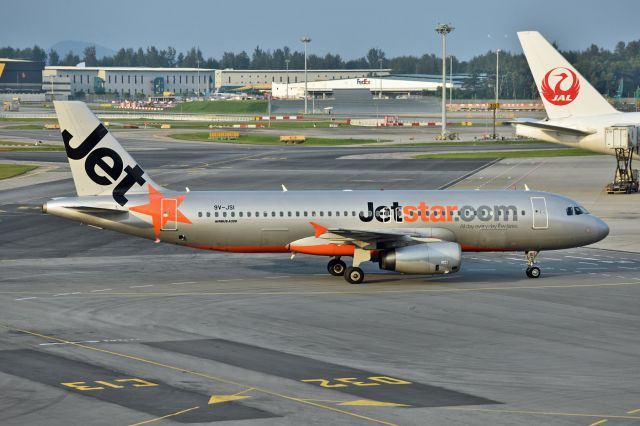 Airbus A320 (9V-JSI)